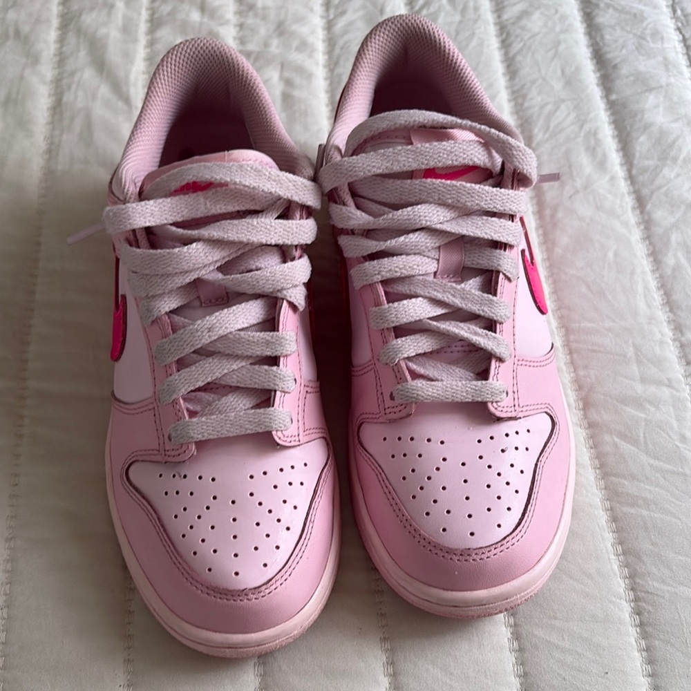 Triple Pink Nike Dunk Sneakers with Classic Low-Top design
